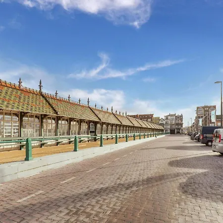 Seafront Close To The Casino Apartment