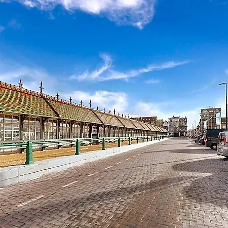 Seafront Close To The Casino アパート